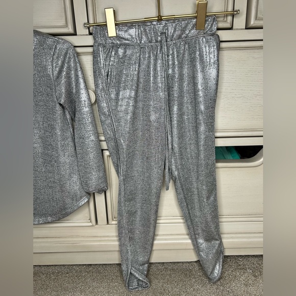Erge Designs Metallic Silver Pants Set - Picture 3 of 3